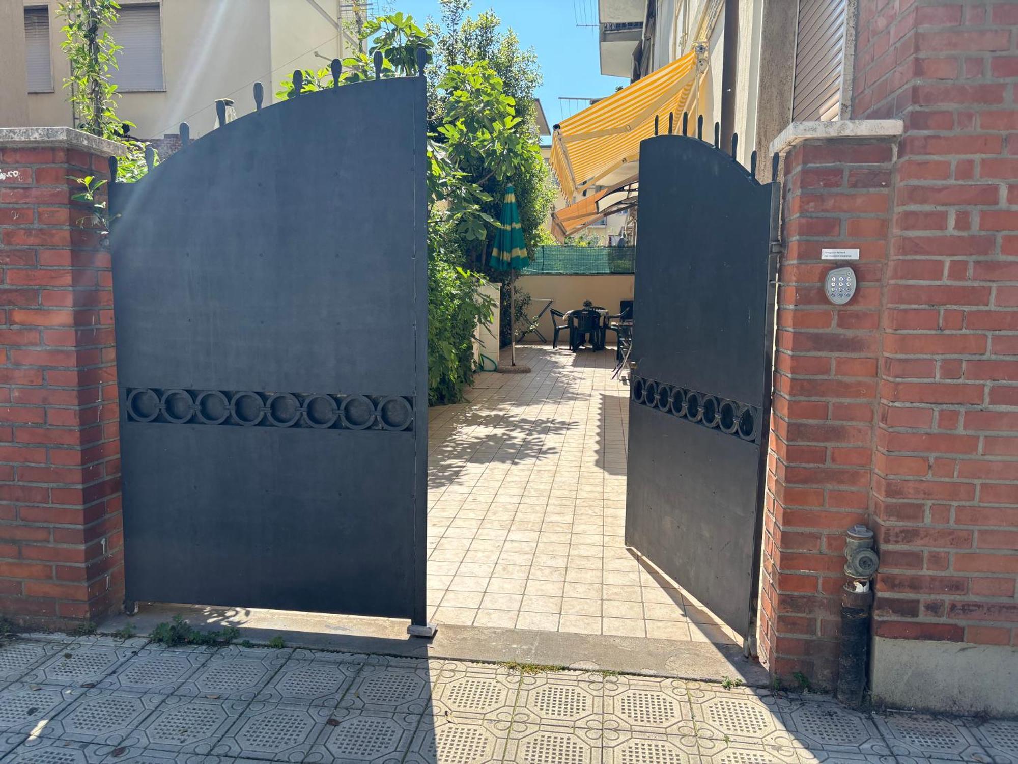 Apartment On The -