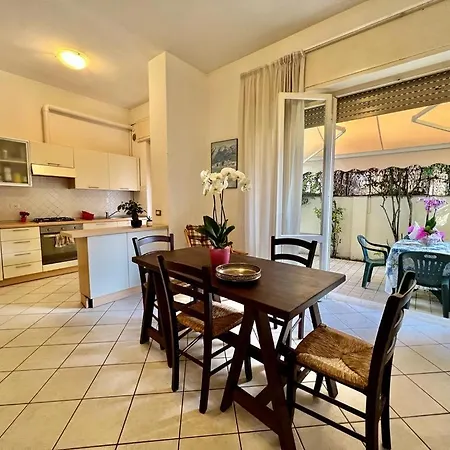 Viareggio On The Beach - Apartment Esterno foto